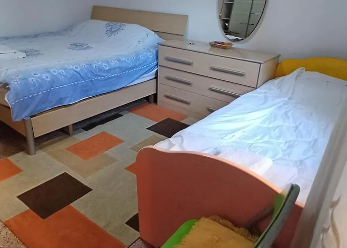 Semesterbostad Traditional House Tirana