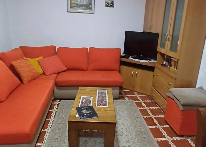 Traditional House Tiran