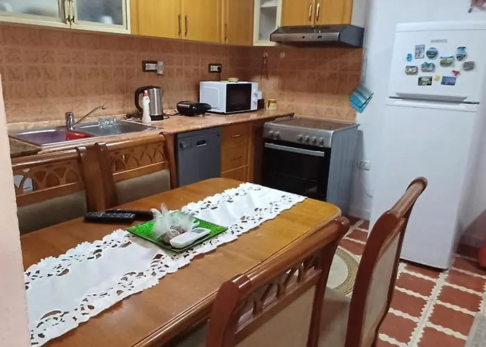 Semesterbostad Traditional House Tirana